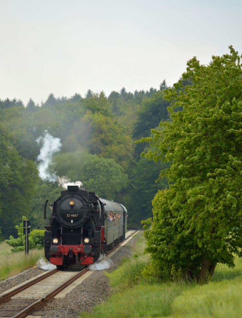 52 4867 (HEF) bei Schneidhain am 25.05.2015