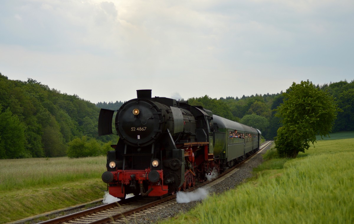 52 4867 (HEF) bei Schneidhain am 25.05.2015 (2)