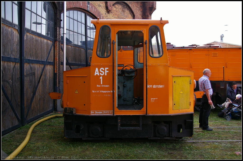 6. Dresdner Dampfloktreffen, 12.04.2014: ASF 1 des Raw Dresden an der Drehscheibe ausgestellt