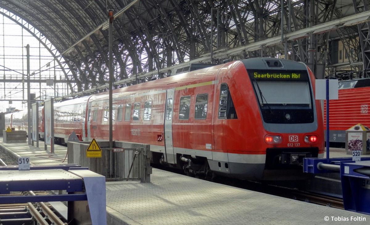 612-137 steht als RE nach Saarbrcken in Frankfurt(Main) Hbf.
Aufgenommen im Mrz 2014.