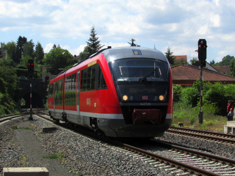 642 528 bei der Einfahrt in Alsenz am 31.Mai.2014