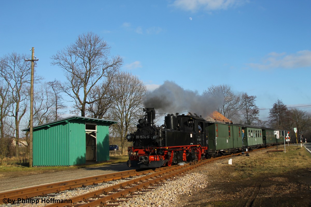 99 1574-5 am 28.02.2015 bei der Einfahrt in Nebitzschen.