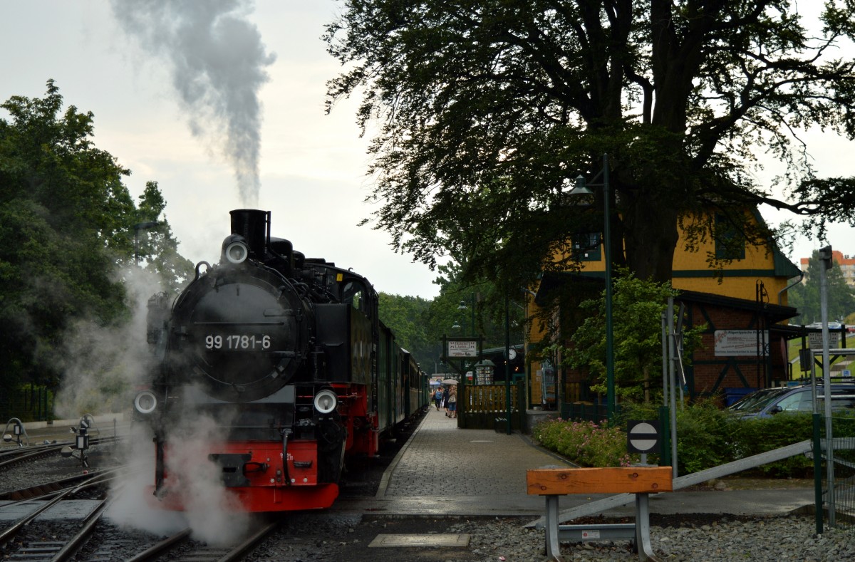 99 1781-6 steht abfahrbereit mit P 102 am 08.08.2015 in Göhren