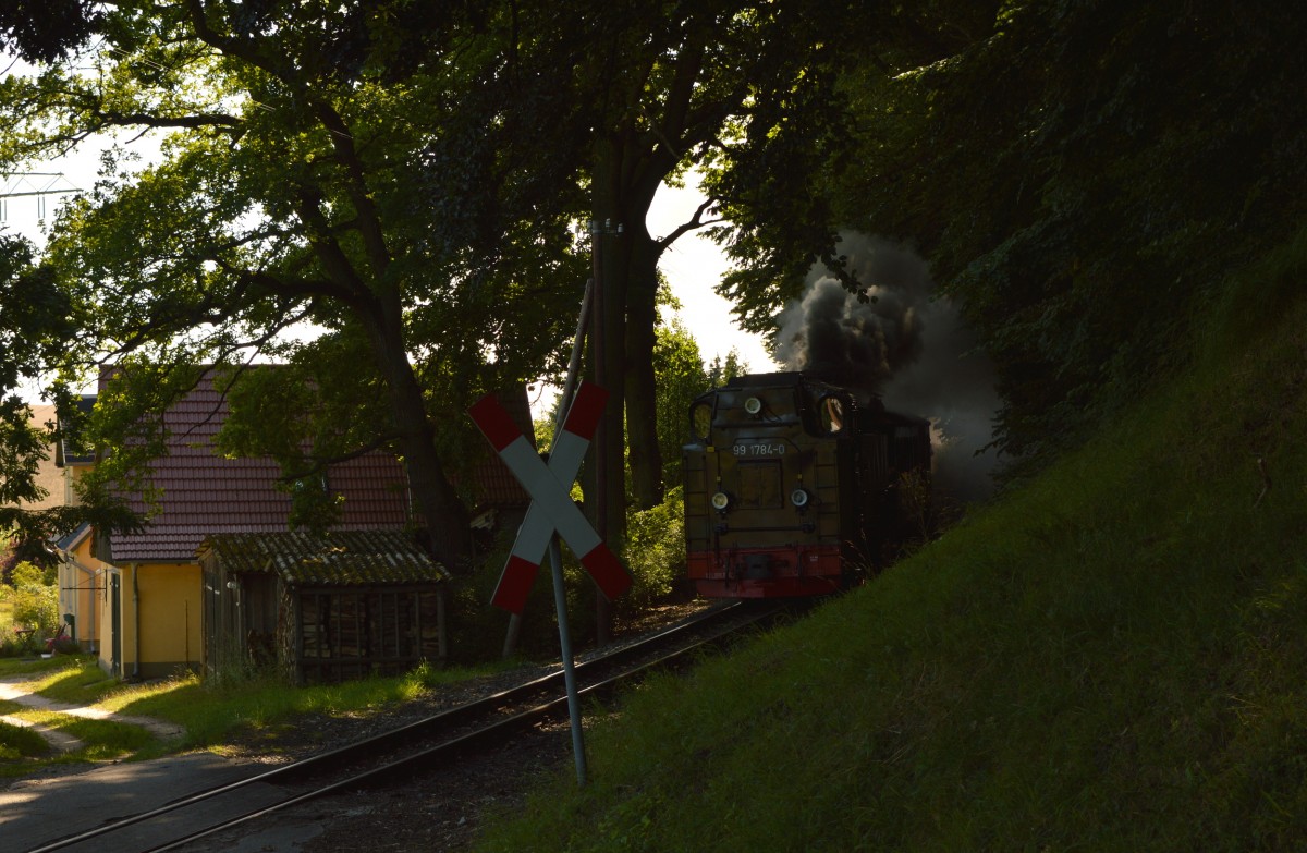 99 1784-0 rollt mit P 109 hinter Seelvitz am 05.08.2015 Bergab