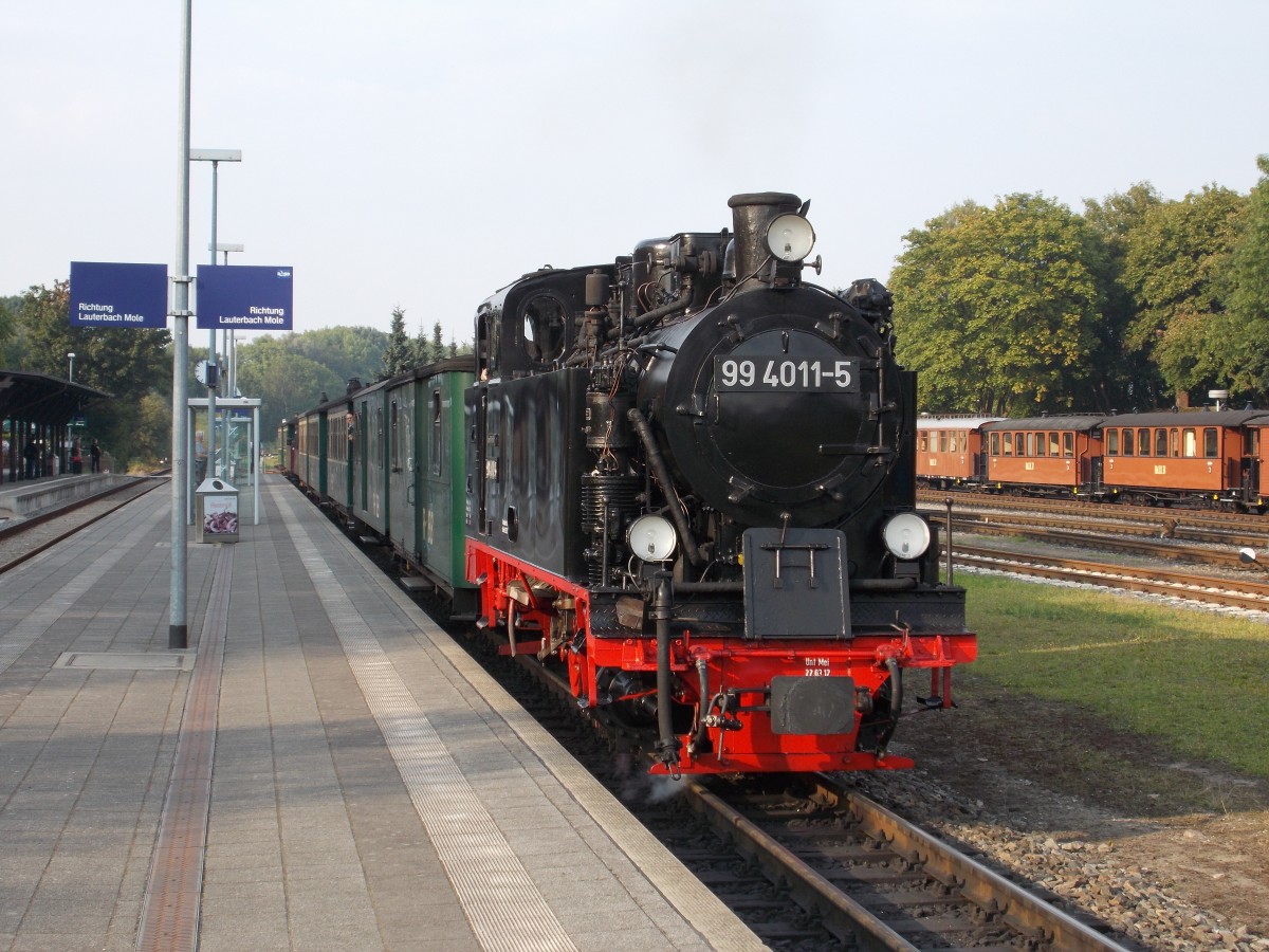99 4011 kam,am 07.September 2014,mit ihren Zug aus G�hren in Putbus am Gemeinschaftsbahnsteig an.Bild des Monats September.2014