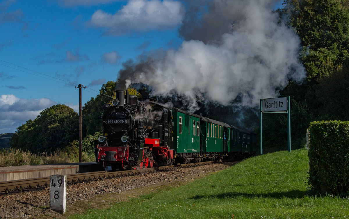 99 4633-6 mit dem DR-Zug am 08.10.17 in Garftitz