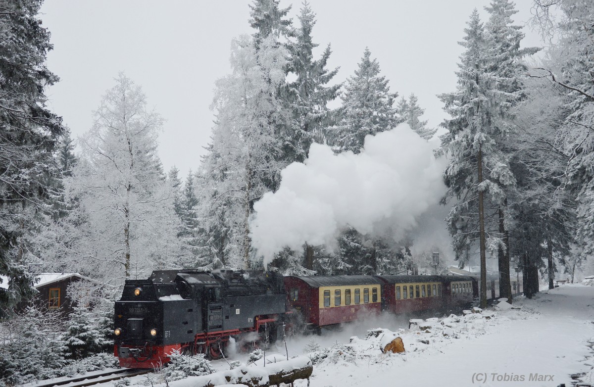 99 7241-5 bei der Ausfahrt aus Schierke mit N 8940 am 04.01.2016