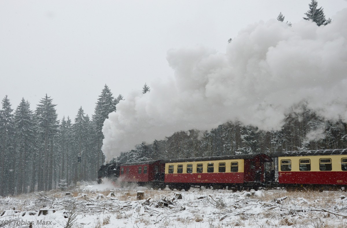 99 7241-5 bei der Ausfahrt mit N 8941 aus Drei-Annen-Hohne am 04.01.2016