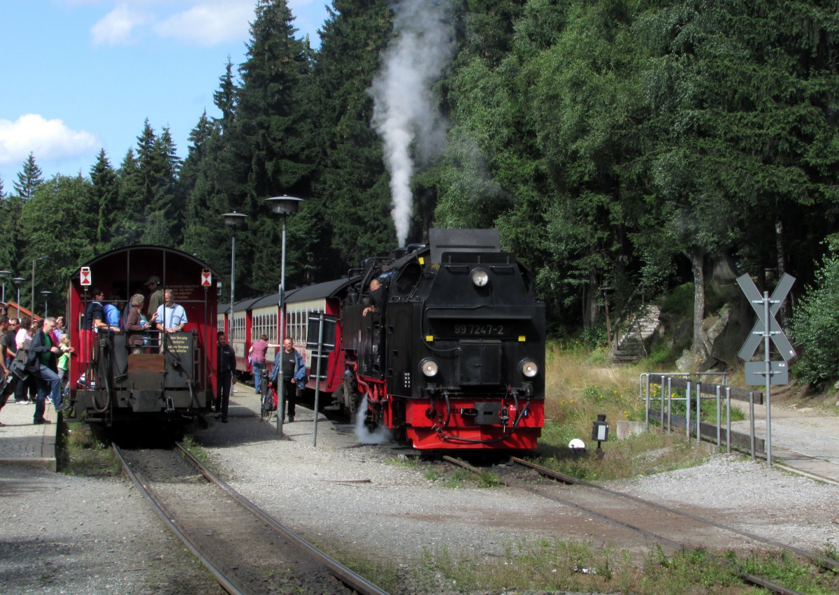 99 7247-2 stand am 13.08.2014 mit P 8940 im Bahnhof Schierke