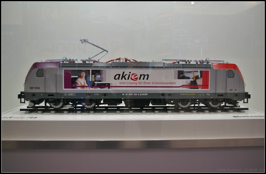 akiem 187 014 vom Typ Bombardier TRAXX F160 AC3 LM als Modell auf der InnoTrans 2016 in Berlin.