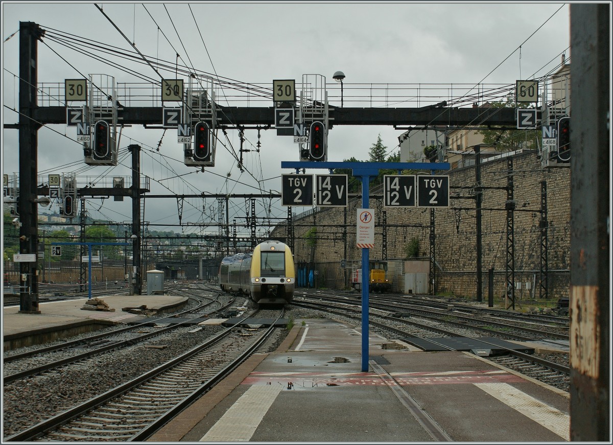 Alltagsbetriebsszene in Dijon Ville. 
22.05.2012