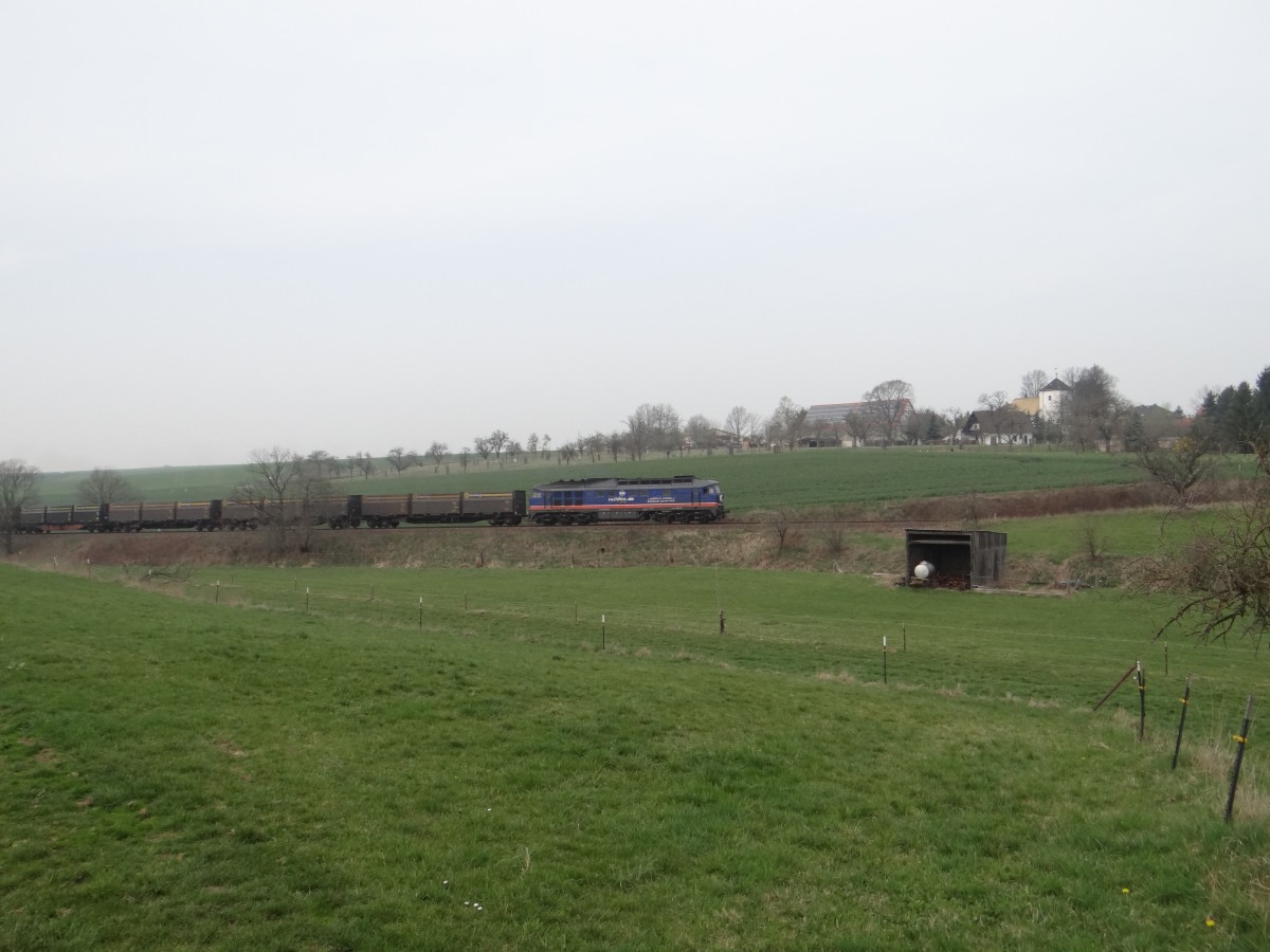 Am 01.04.14 fuhr die raildox 232 103 wieder auf der Wismut Werkbahn. Hier zusehen bei Frankenau. 