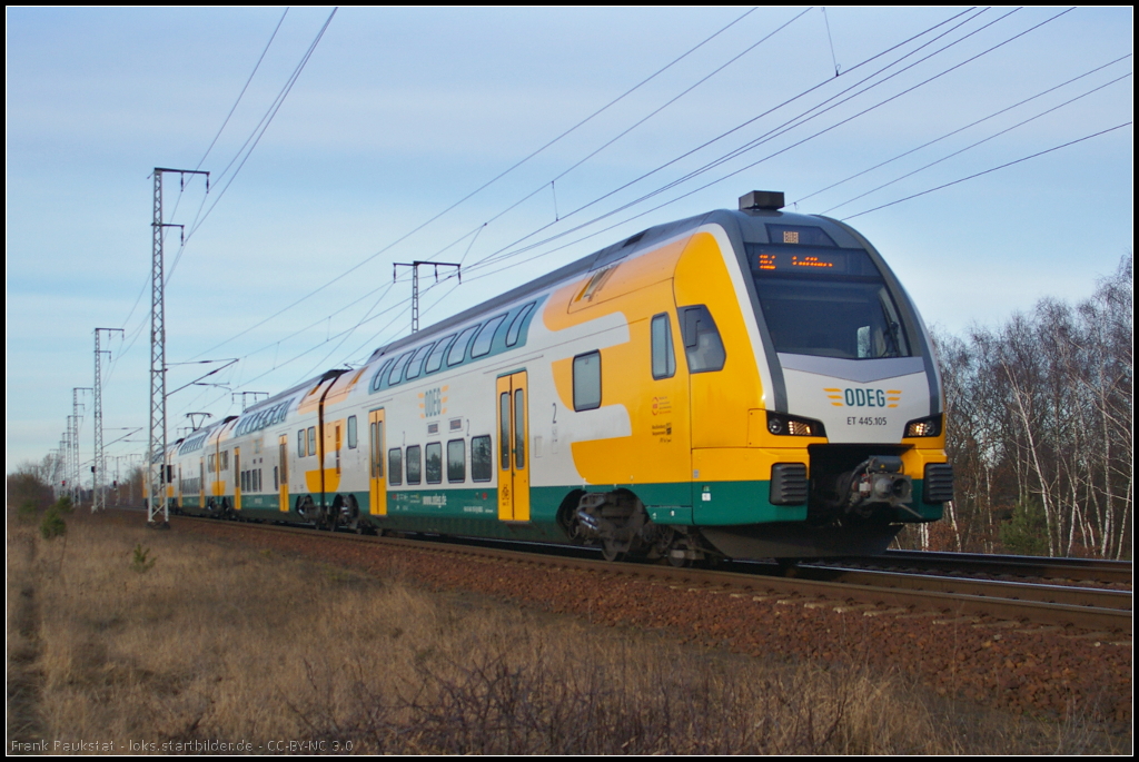 Am 10.02.2014 musste der RE2 Cottbus wegen eines Gaslecks in Berlin-Mitte umgeleitet werden. Hier fuhr ET 445.105 der ODEG durch die Berliner Wuhlheide