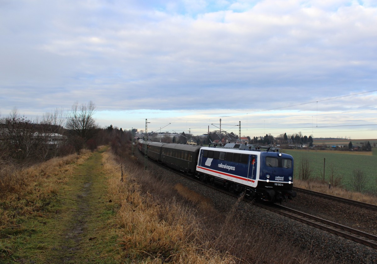 Am 11.01.14 hatte die PRESS eine versp�tete Weihnachtsfahrt von Neudietendorf nach Hof und zur�ck. Zum Einsatz kamen die 110 043-6 und am Schluss die 140 038-0. Hier auf der R�ckfahrt ...  