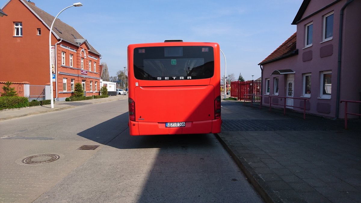 ....am Busbahnhof Neubrandenburg dieser Setra von UER BUS