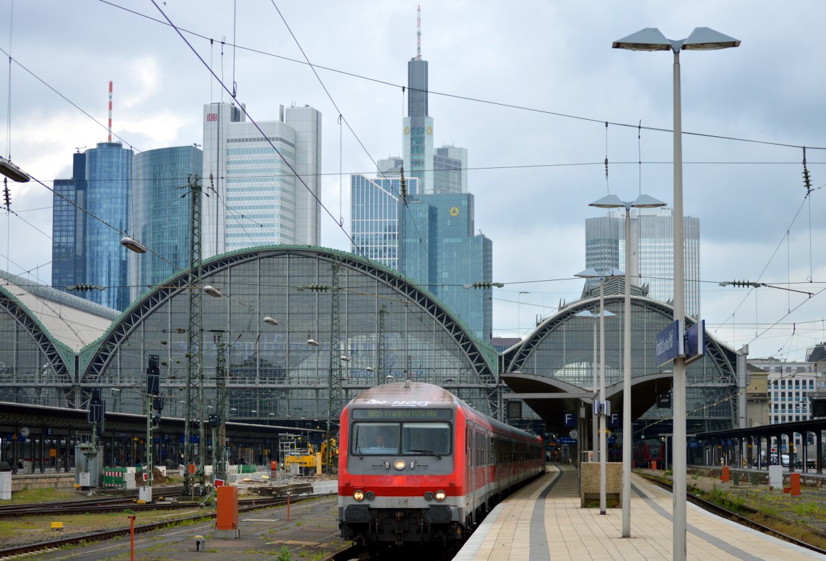 Ausfahrt einer RB55 aus Frankfurt Hbf am 26.04.2015