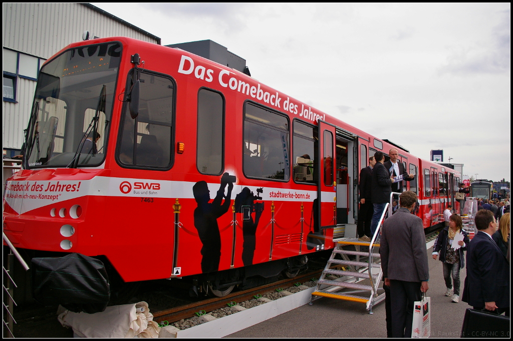 Bei dem SWB 7463 handelt es sich um eine komplette Modernisierung eines B80C Hochflur-Gelenktriebwagen der Stadtwerke Bonn. Gefeiert wurde das  Comeback des Jahres  whrend B100S / B80C Hochflur-Gelenktriebwagender InnoTrans 2014 in Berlin. Gebaut wurde der B80C von der Dwag im Jahr 1974 und wurde zur Modernisierung 2014 abgestellt. Das Fahrzeug ist auf den Namen der Stadt Bochum getauft.
