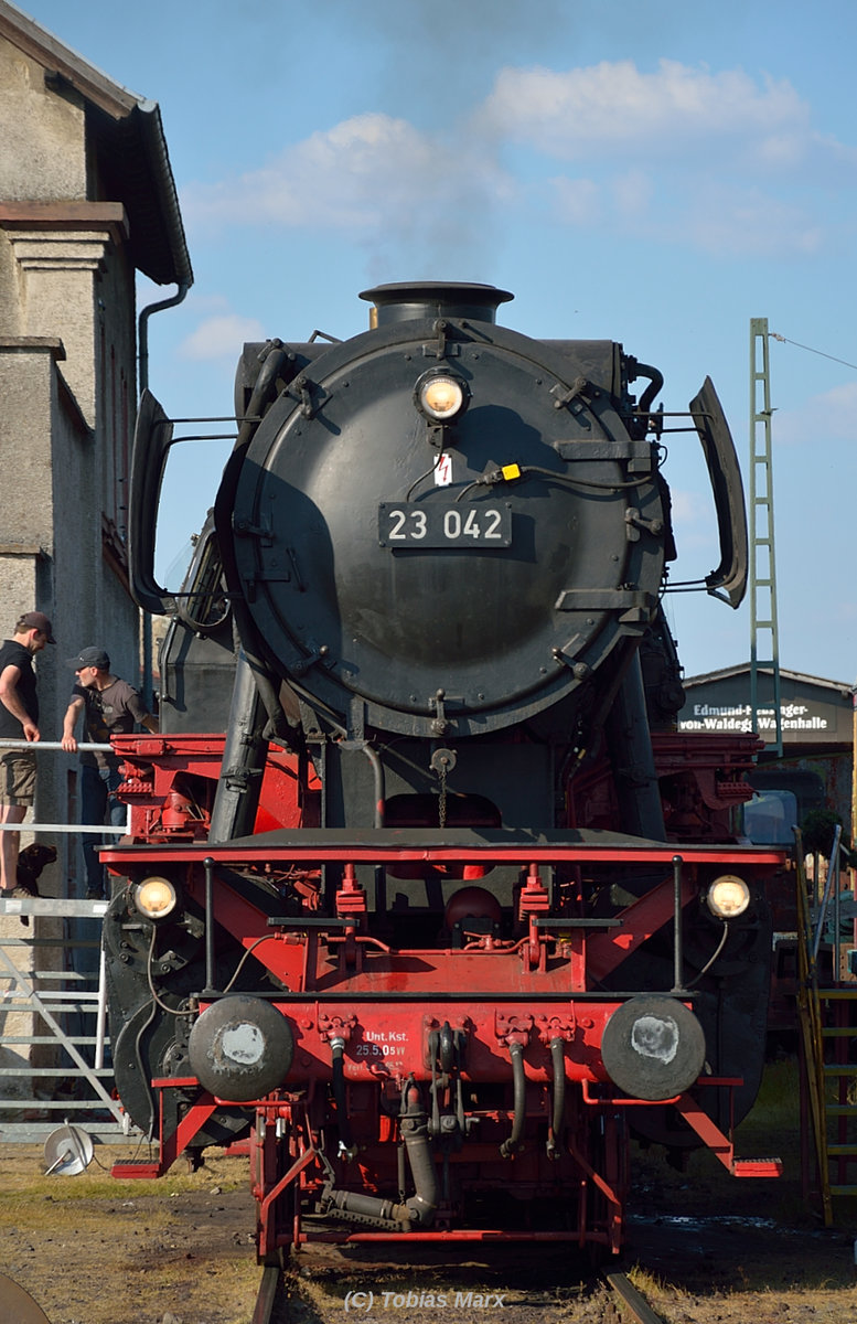 Blick auf die Front der 23 042 whrend den Bahnwelttagen 2016