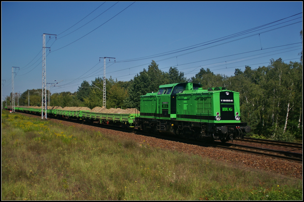 BUG 202 520-3 / V 100-BUG-03 fuhr mit Sand am 28.08.2017 durch die Berliner Wuhlheide