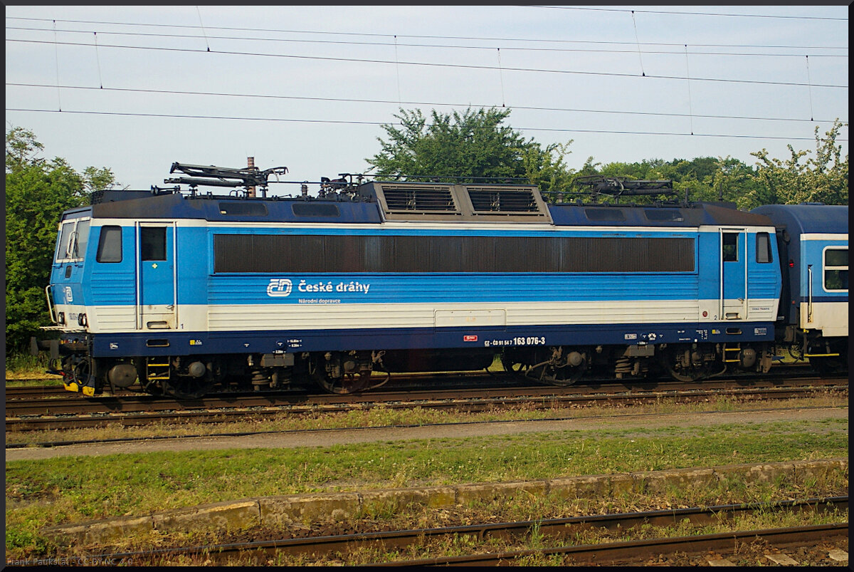 CD 163 076 stand abgebügelt mit einem R im Bahnhof Chlumec nad Cidlinou.

Chlumec nad Cidlinou, 20.05.2022
[CZ-CD 91 54 7 163 076-3]
