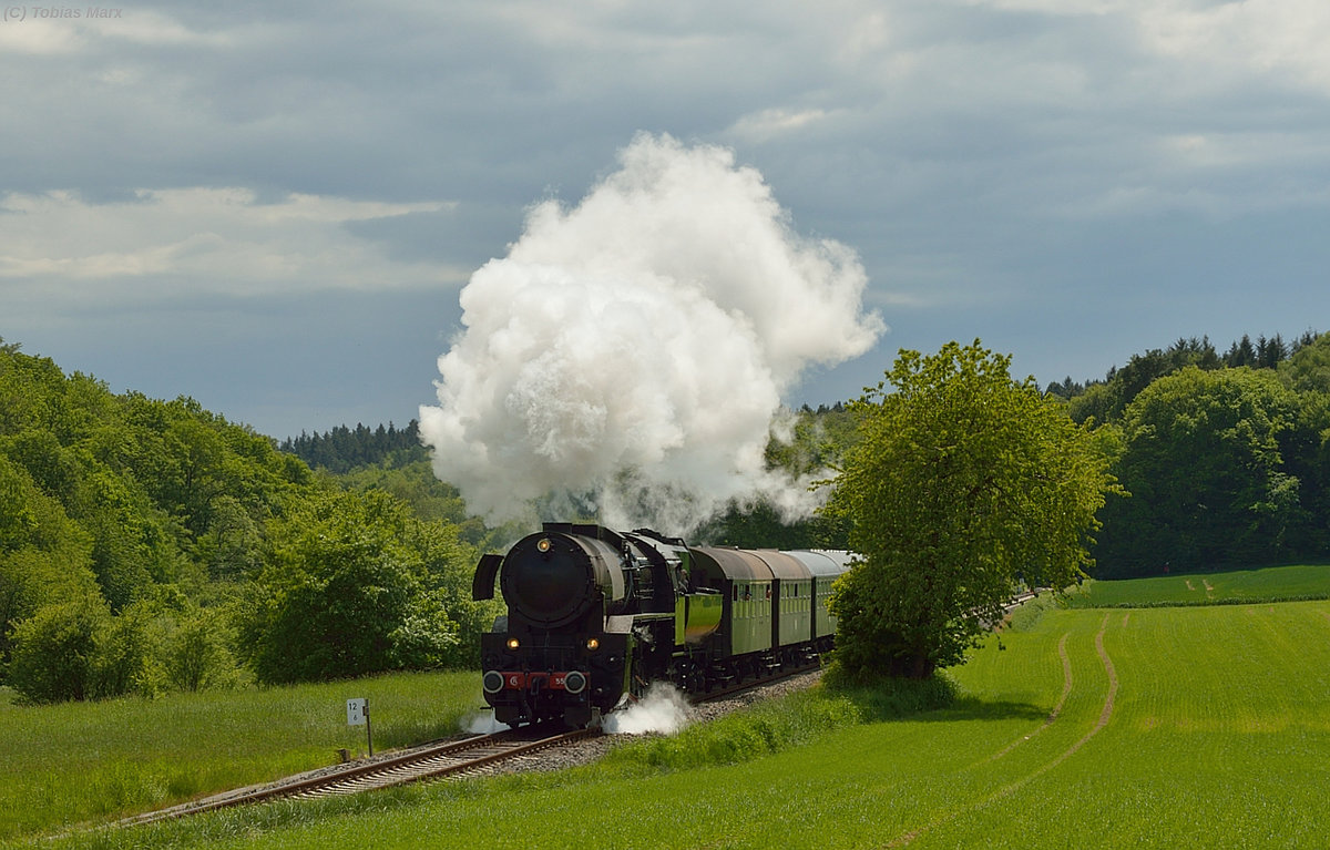 CFL 5519 auf Bergfahrt vor Schneidhain am 15.05.2016