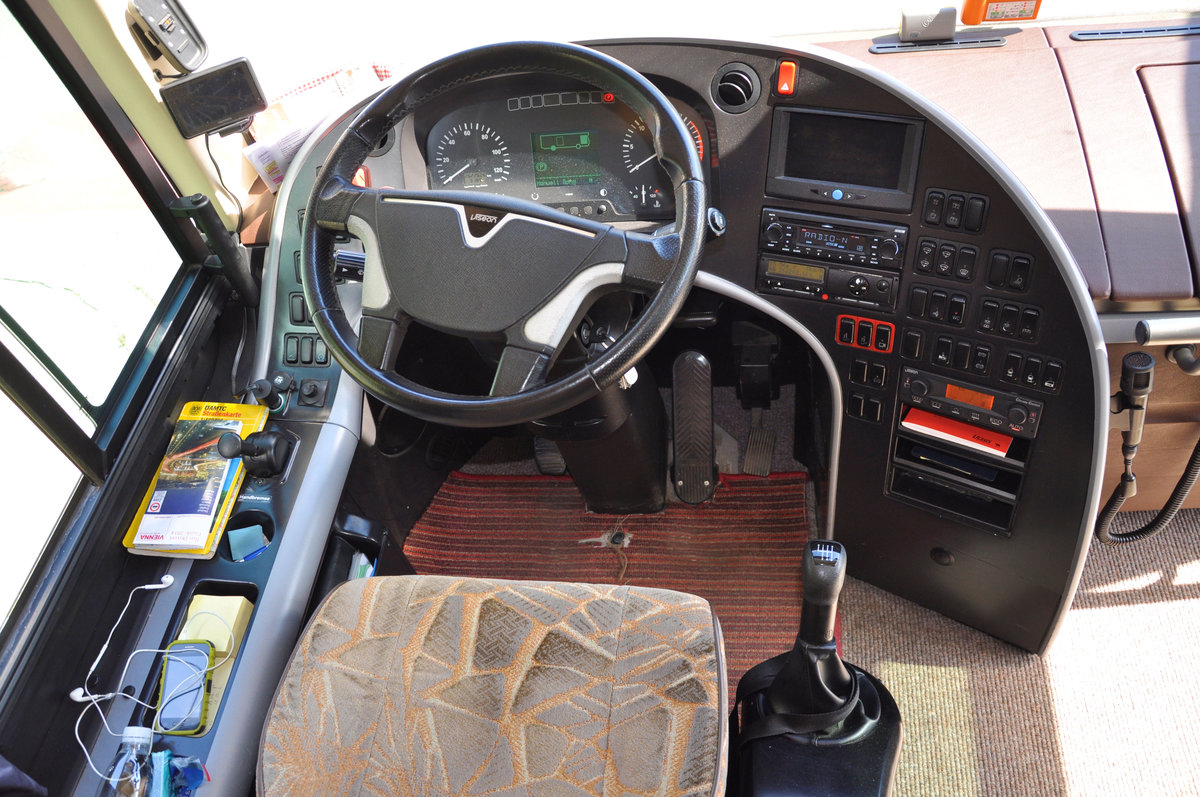 cockpit im Viseon C10 von Taferner Reisen aus sterreich in Krems gesehen.