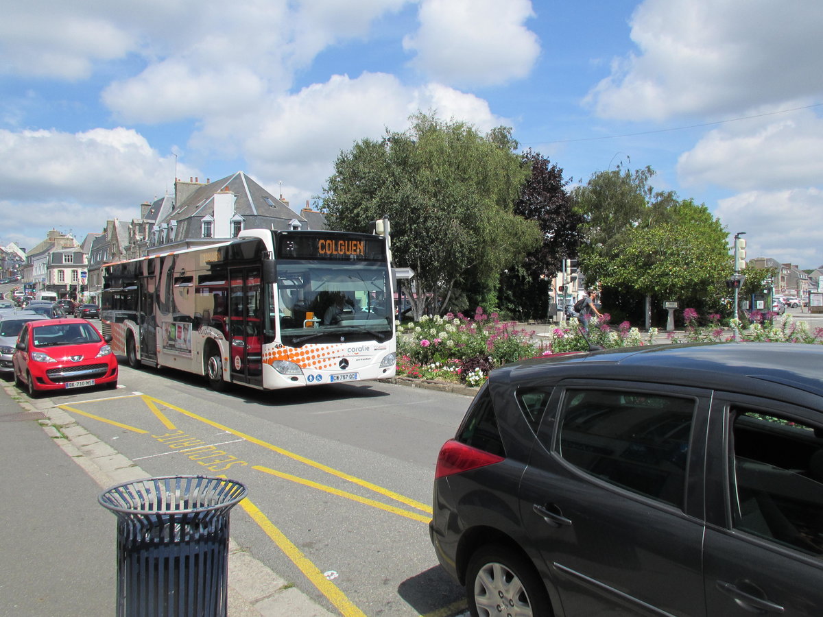 CORALIE-Mercedes Citaro Nr.49 unterwegs in der Stadt Concarneau in der Bretagne am 25.7.17