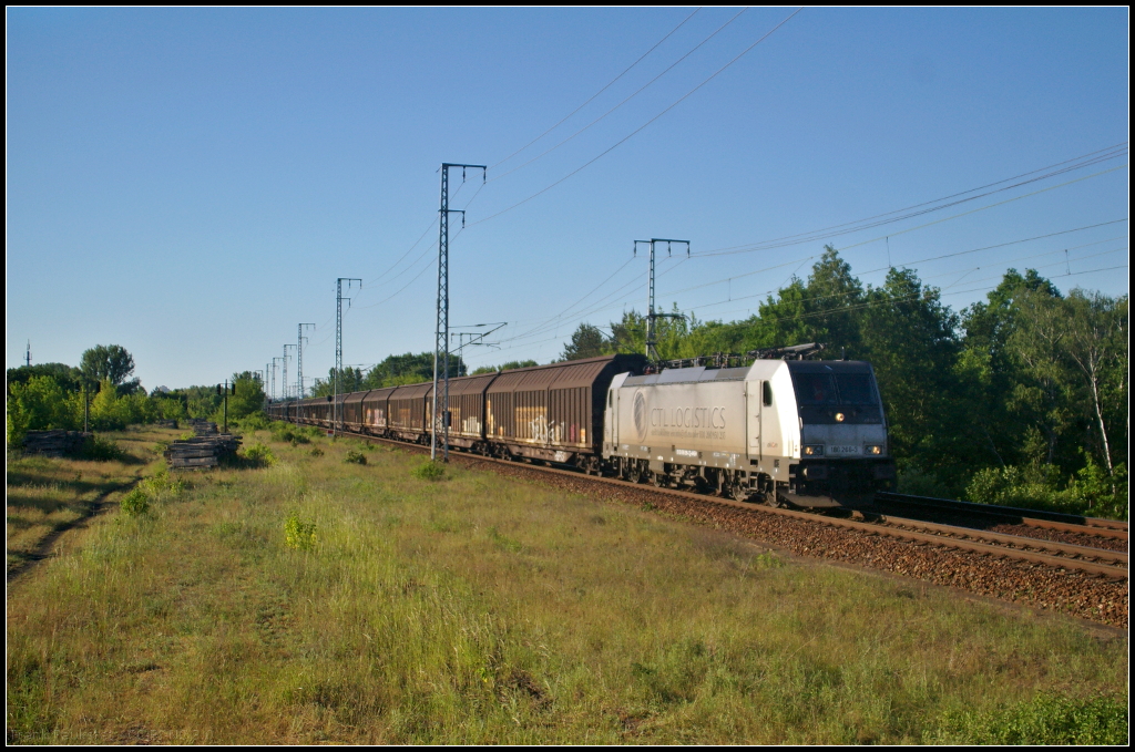 CTL Logistics 186 266-3 fuhr mit einem Pappezug am 27.05.2017 durch die Berliner Wuhlheide