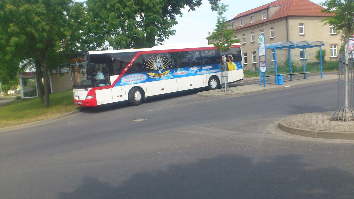 ....dann in Prenzlau am Bahnhof dieser Mercedes 