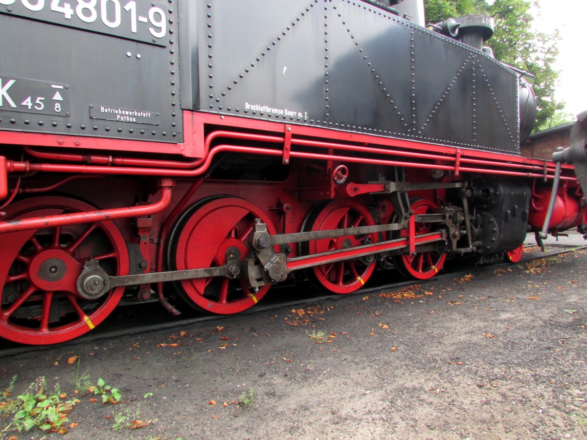 Das Fahrwerk der 99 4801-9 am 30.07.2014 im BW Putbus