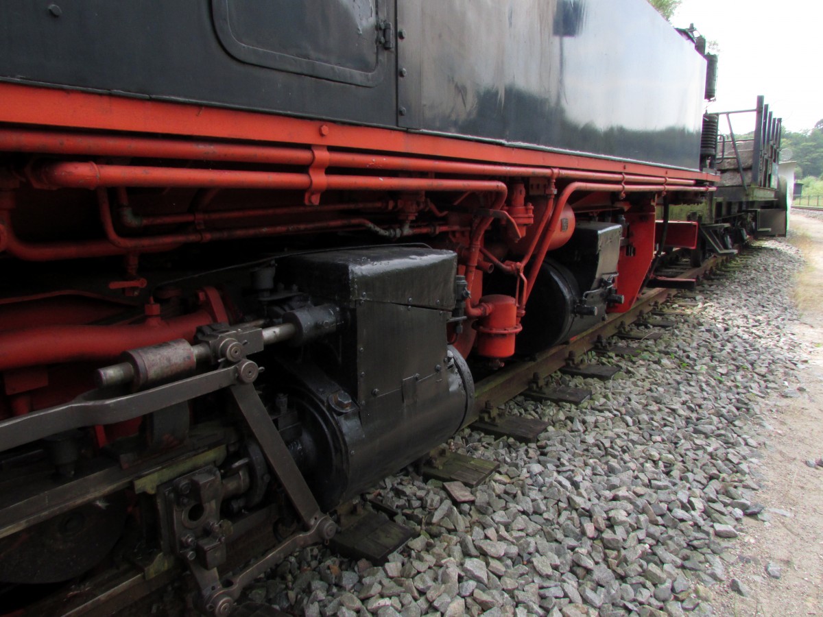 Das Fahrwerk der 99 594 am 27.07.2014 in Putbus