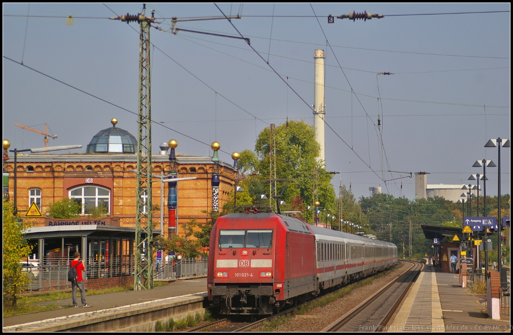 DB Fernverkehr 101 021-4 mit einem IC am 05.09.2014 durch Uelzen