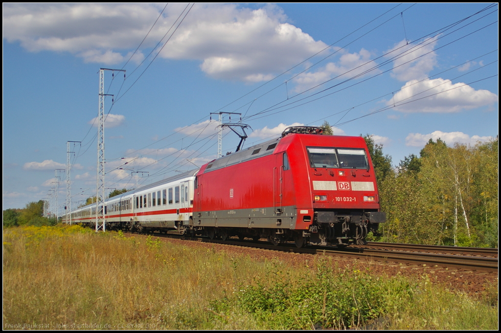 DB Fernverkehr 101 032-1 mit dem IC1923 B.-Südkreuz - Köln am 28.08.2014 durch die Berliner Wuhlheide