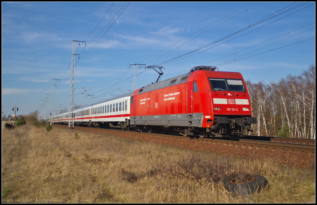 DB Fernverkehr 101 121-2  Unsere Preise schon Ihren Geldbeutel  mit IC-Leerpark am 20.03.2014 durch die Berliner Wuhlheide