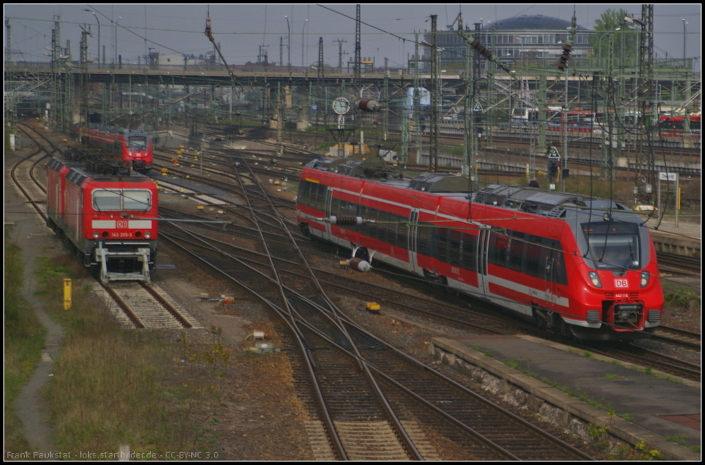 DB Regio 442 116 kommt am 12.04.2014 in den Hauptbahnhof von Dresden eingefahren