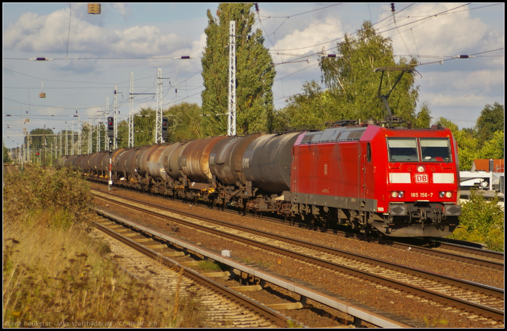 DB Schenker 185 156 mit Zaes-Wagen am 17.09.2013 in Berlin-Karow