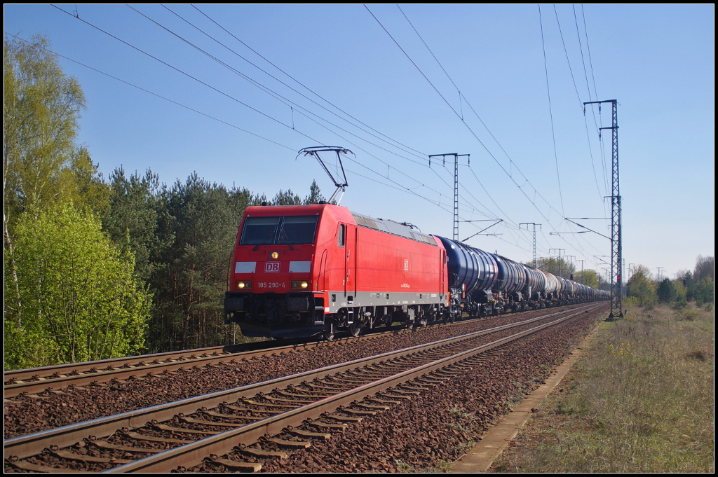 DB Schenker 185 290-4 mit Kessel in Berlin Wuhlheide, 23.04.2015