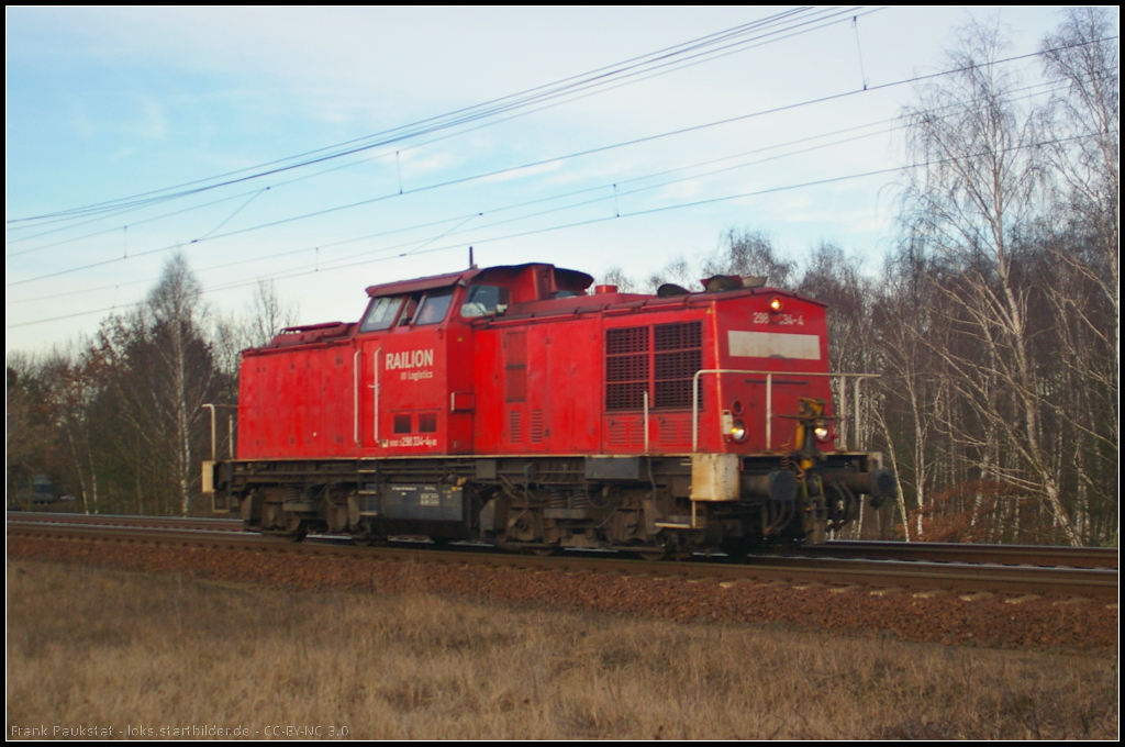 DB Schenker 298 334 solo am 10.02.2014 durch die Berliner Wuhlheide. Gre an den Tf!