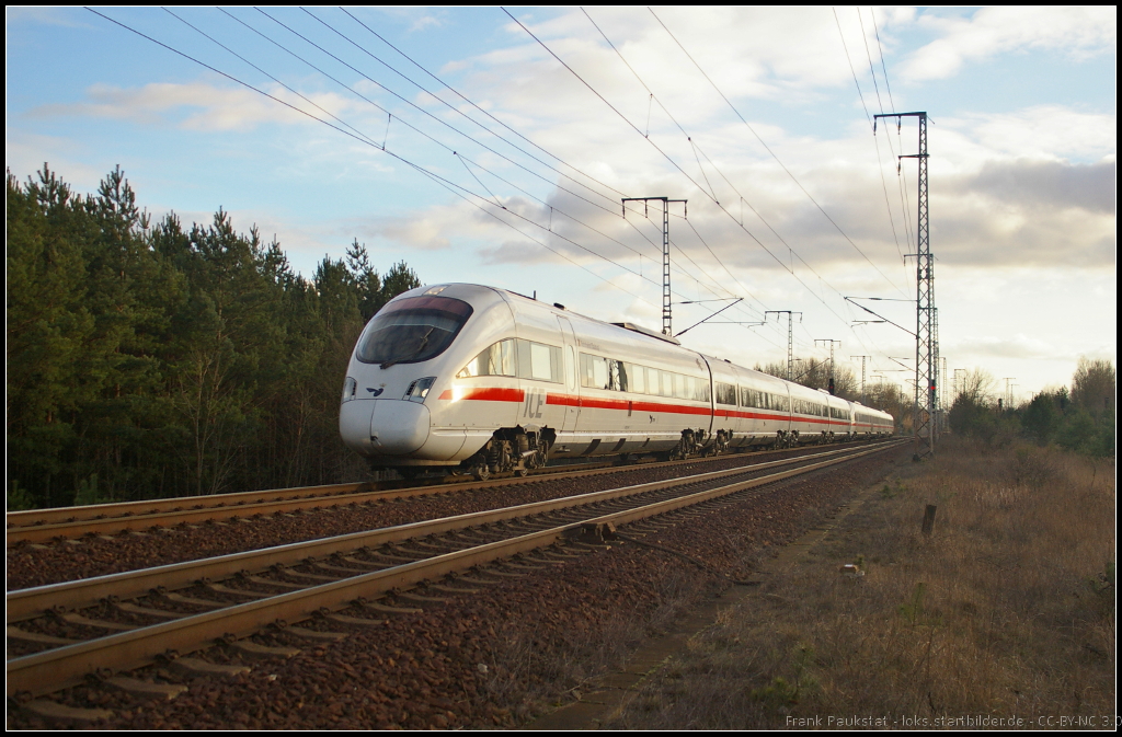 DB/DSB 605 017  Wehrheim (Taunus)  und 605 020  Rendsburg  am 06.02.2014 durch die Berliner Wuhlheide zum Tanken nach B.-Lichtenberg. In den Listen steht 605 017 mit Taufnamen 'Kobenhaven', was richtig ist entzieht sich der Kenntnis.