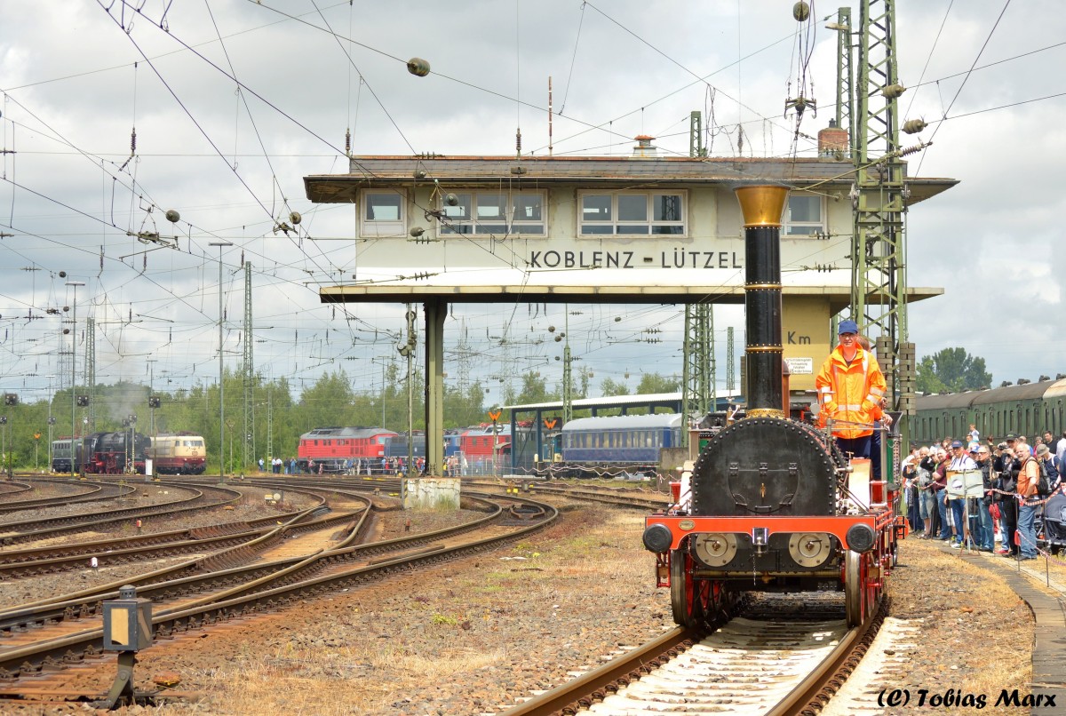 Der Adler bei einer Rangierfahrt in Koblenz beim Sommerfest am 13.06.2015
