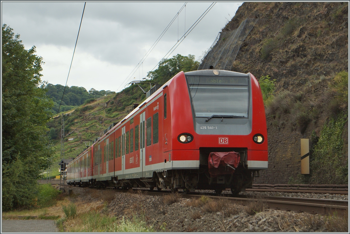Der Etz 426 540-1 (sowie ein weitert Quitschie ) im Moseltal bei Winningen. 
20. Juni 2014