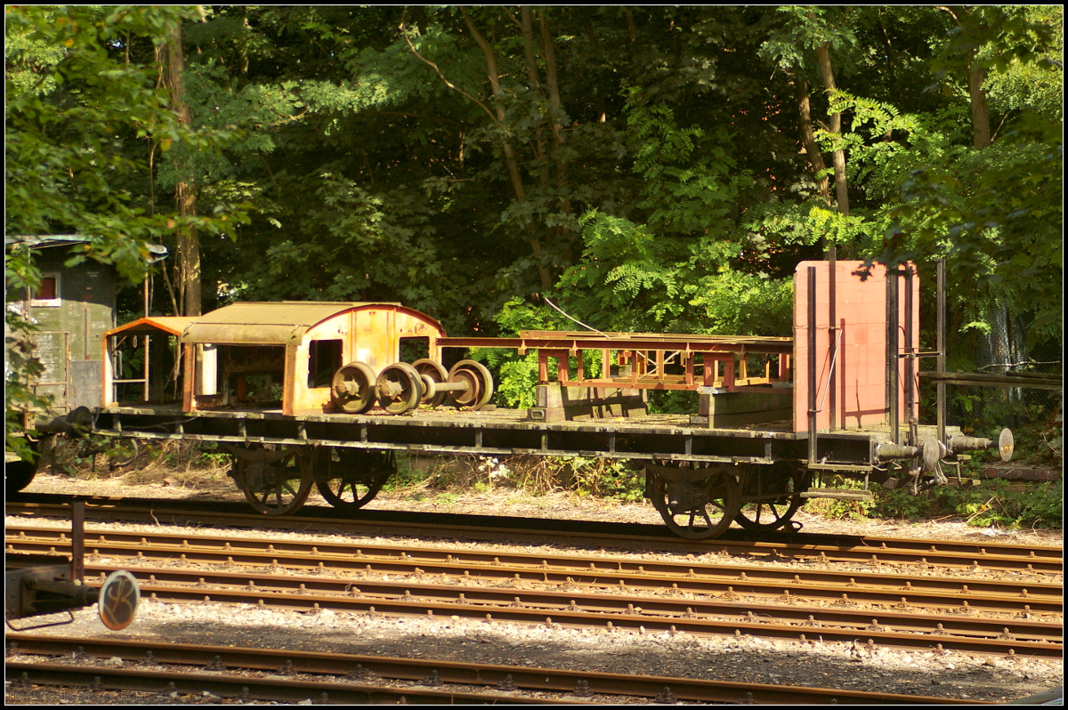 Der Flachwagen MKB 22 kam 1988 von der Siemens-Güterbahn zur AG Märkischen Kleinbahn e.V. und entpuppte sich beim Sandstrahlen als Offener Güterwagen der Kö­nig­lich Säch­sischen Staats­eisen­bahn (K.Sä.St.E.B.) mit der Betriebsnummer 36719. Ursprünglich war der Wagen mit einem Bremserhaus, abhnehmbaren Holzrungen und Bordwänden ausgestattet. Der Wagen dient dem Verein zur Zeit als Lagerplatz und für gelegtliche Transportaufgaben. Zu sehen war er beim Tag der offenen Tür am 10.09.2017 in Berlin-Lichterfelde