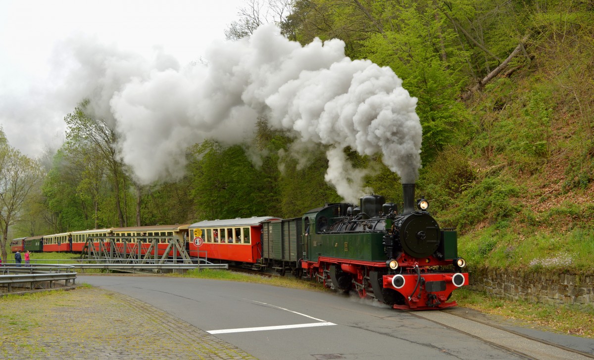 Die 11sm am Tnissteiner Sprudel (Hp.Schweppenburg-Heilbrunnen) am 01.05.2015