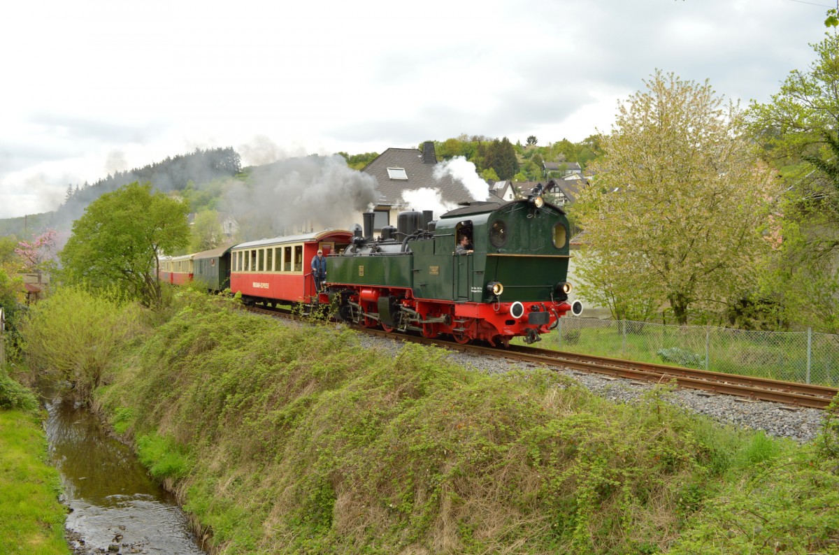 Die 11sm bei der Ortsdurchfahrt in Weiler am 01.05.2015