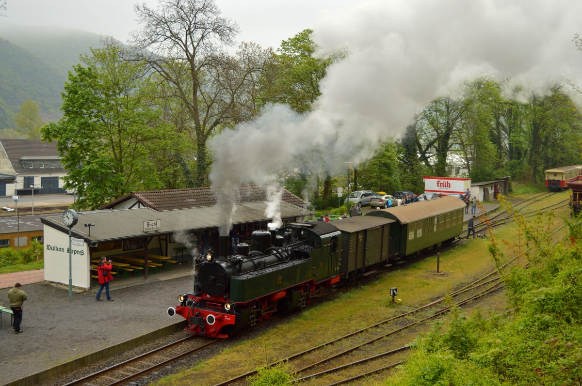 Die 11sm beim rangieren in Brohl am 01.05.2015 (1)