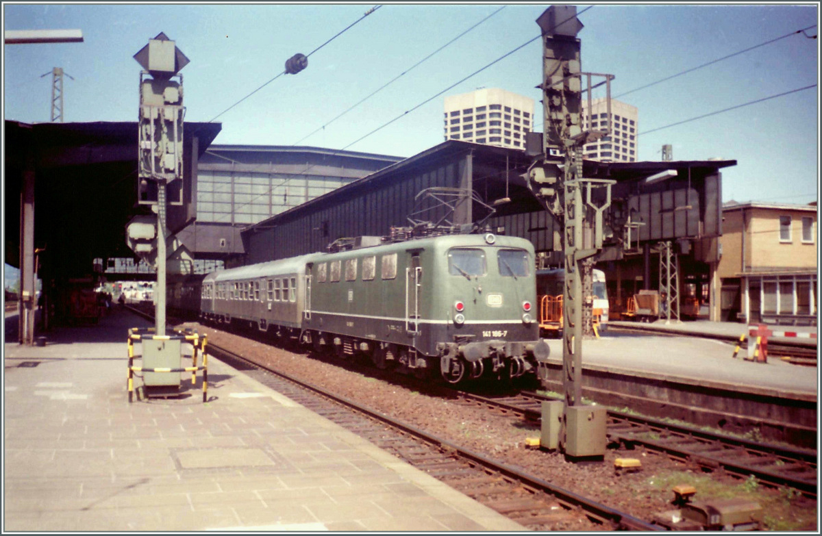 Die DB 141 186-7 in Mainz Hbf.
Scann/18.05.1992