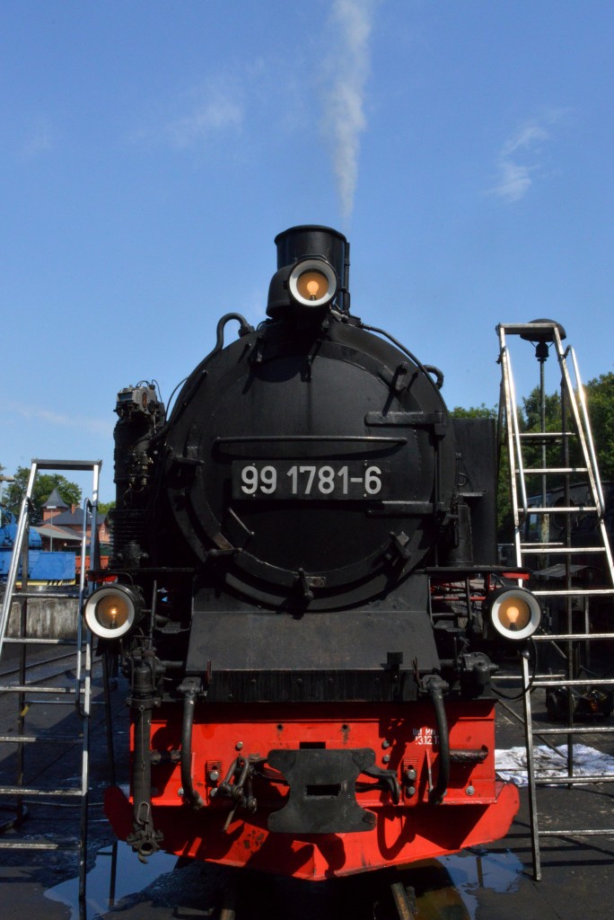 Die Front der 99 1781-6 im BW Putbus am 07.08.2015