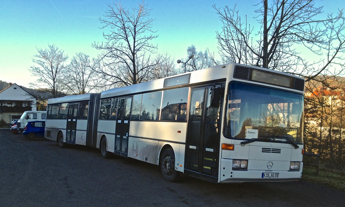 Dieser O 405 G von Reisedienst Krauss/Wolff aus Kirchheimbolanden war am 15. Dezember auf einem Parkplatz in Ramsen abgestellt.