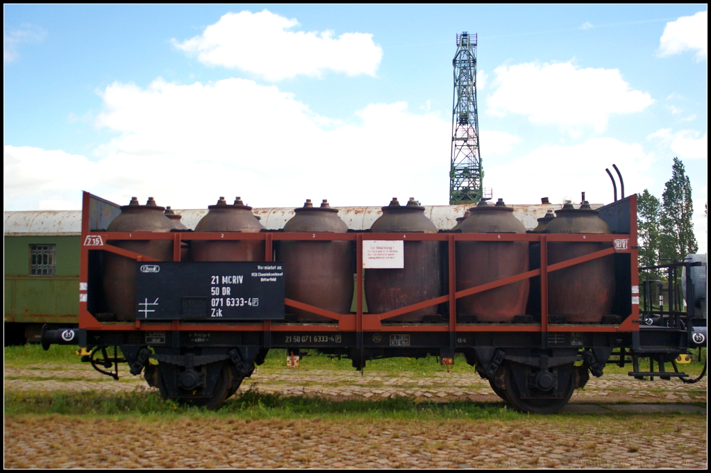 DR 21 50 071 6333-4 Zik in Magdeburg Neustadt, 10.05.2015. Der Säuretopfwagen war an das VEB Chemiekombinat Bitterfeld vermietet. Heute gehört er zum Bestand der Magdeburger Eisenbahnfreunde e.V. und war beim Familienfest auf einem Gleis am Handelshafen zu sehen.