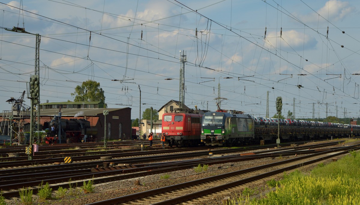 Drei Loks auf einem Bild. 52 4867 (HEF), 151 049-4 und 193 207 in Darmstadt Kranichstein am 17.05.2015